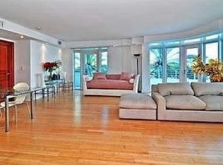 458 Ocean Dr, Miami Beach, FL 33139