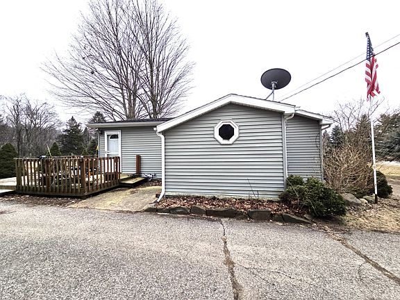 2nd image of 9130 Seventeen Mile Rd