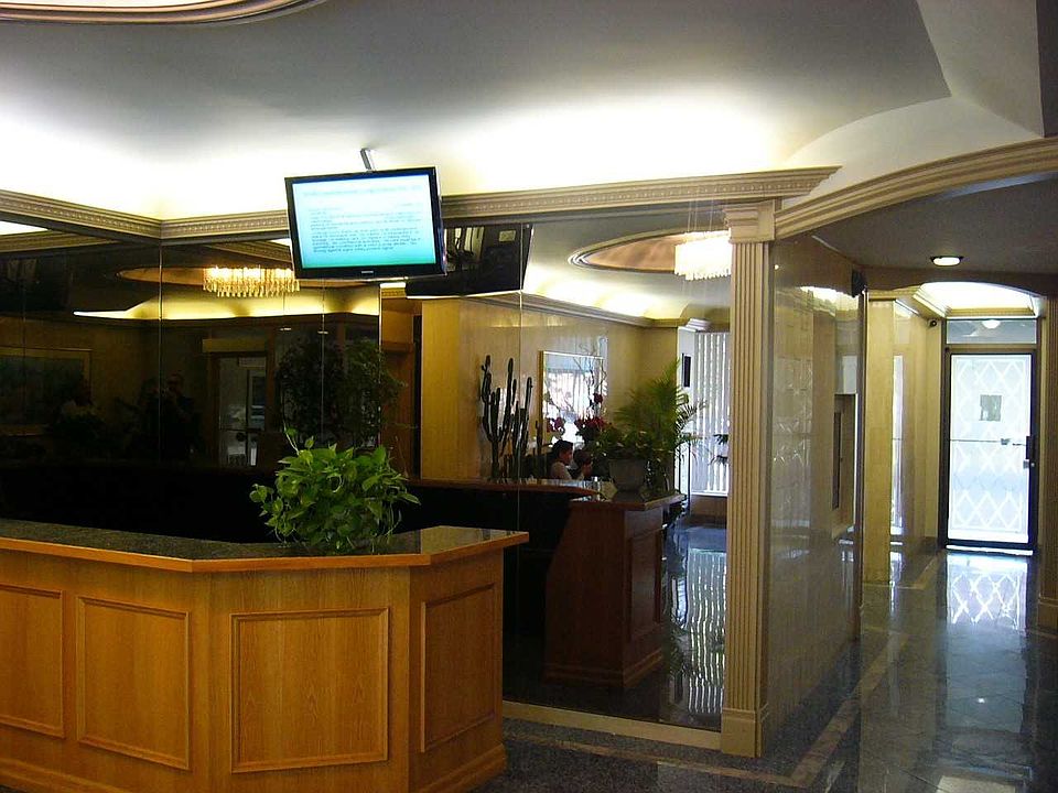 2nd image of 10 Tangreen Ct #302