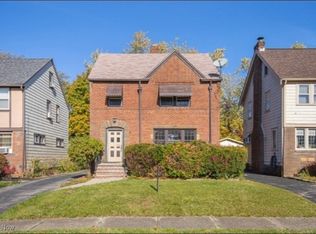 3575 Grosvenor Rd, Cleveland Heights, OH 44118