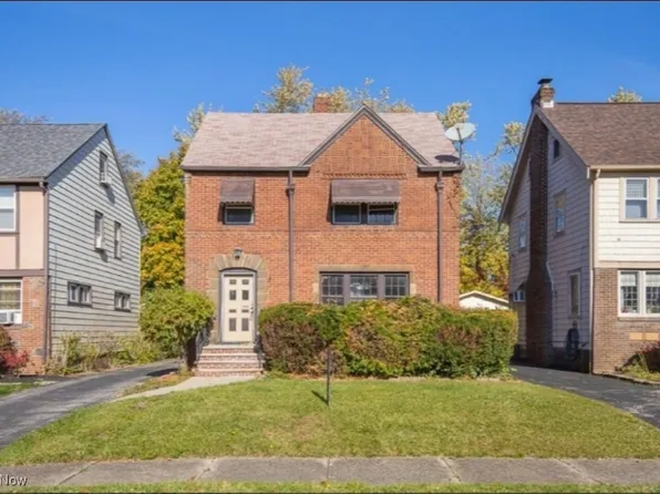 3575 Grosvenor Rd, Cleveland Heights, OH 44118