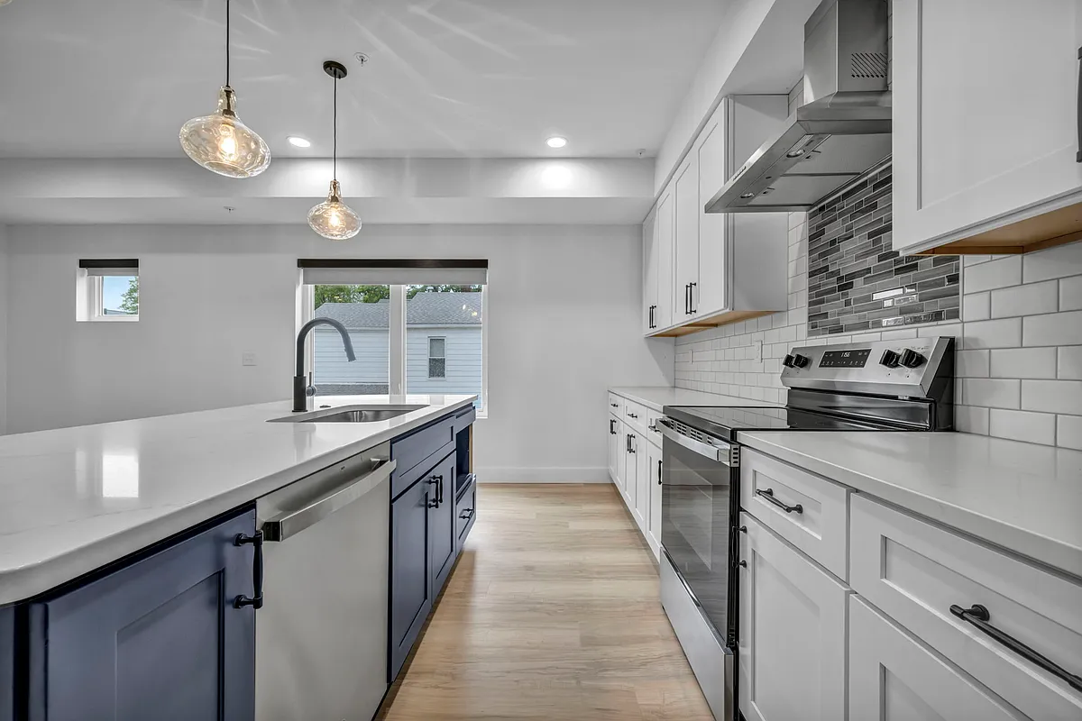 Building Photo - 1831 Brevier Ave #3