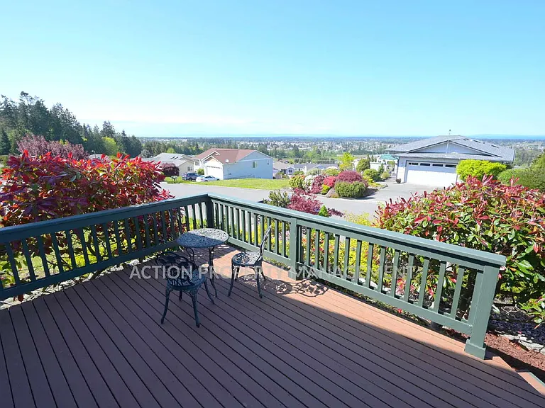 70 Amethyst Dr — Photo 2