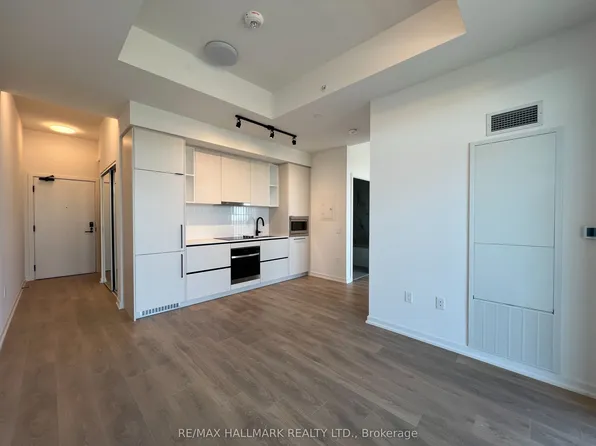 1285 Dupont St #2205, Toronto, ON M6H 0E3