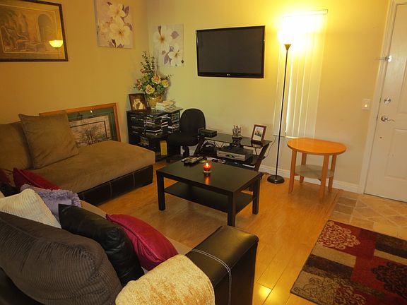 3rd image of 525 Calle Montecito Unit 128