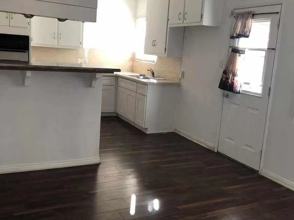 10186 Oak Glen Ave