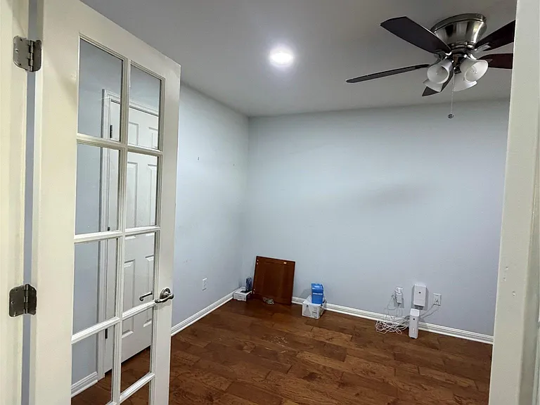 15228 Fernhill Dr — Photo 7
