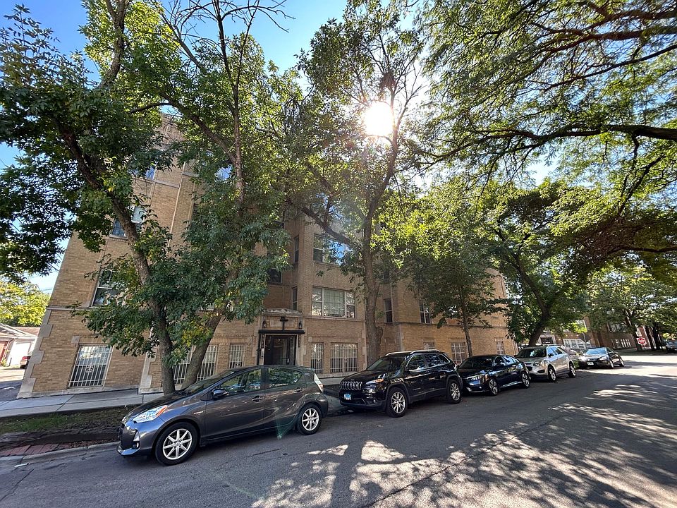 1st image of 3551 W Belle Plaine Ave #3
