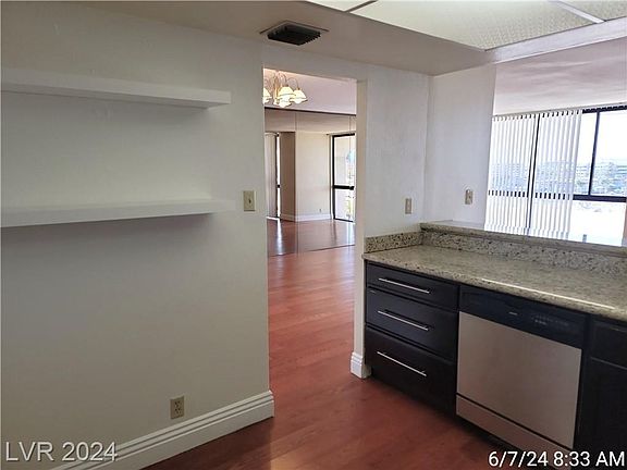 3rd image of 3930 University Center Dr APT 906