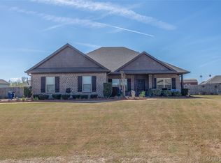 54 Sunnybrook Dr, Deatsville, AL 36022