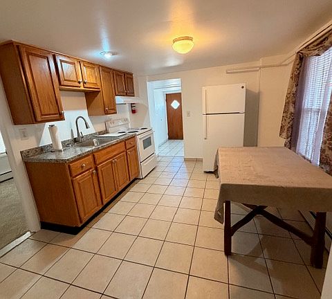 3rd image of 15 N Chelsea Ave APT 2