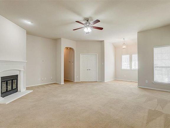 4th image of 10129 Red Bluff Ln