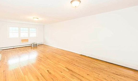 3rd image of 24-31 43rd St #3F