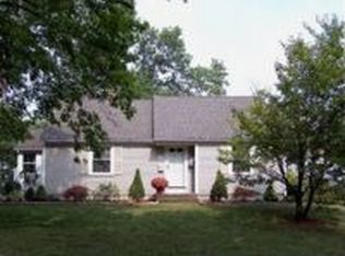 30 Greenacre Ln, East Longmeadow, MA 01028