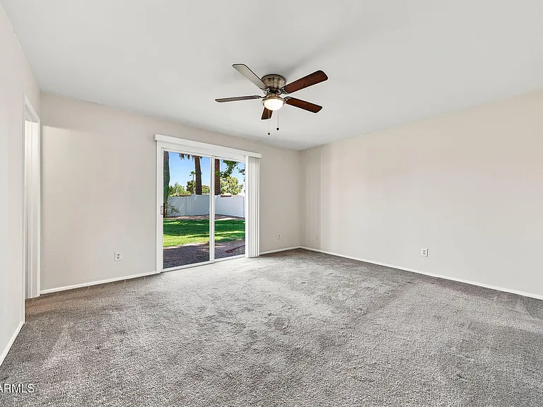 212 E Eugie Ave — Photo 11