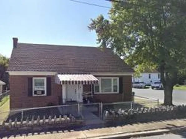 8 W Main St, Hershey, PA 17033