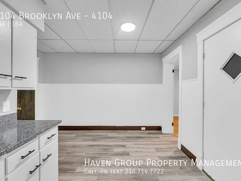 4104 Brooklyn Ave #4104 — Photo 12
