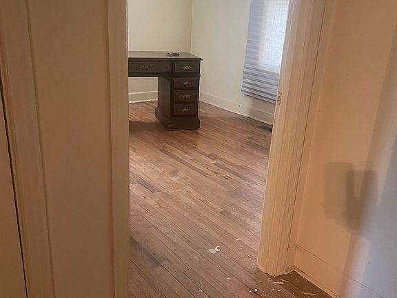 4th image of 1060 Wrenwood St