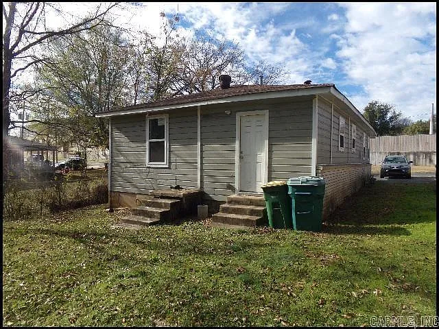 2323 S Spring St — Photo 14