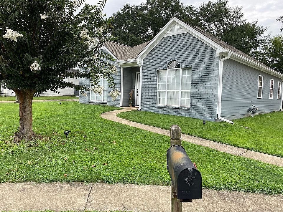 2nd image of 102 Stonehaven Dr