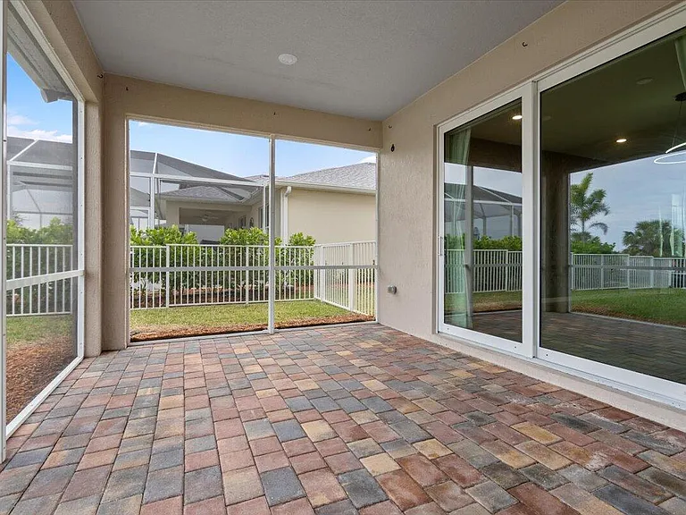 10437 SW Captiva Dr — Photo 42