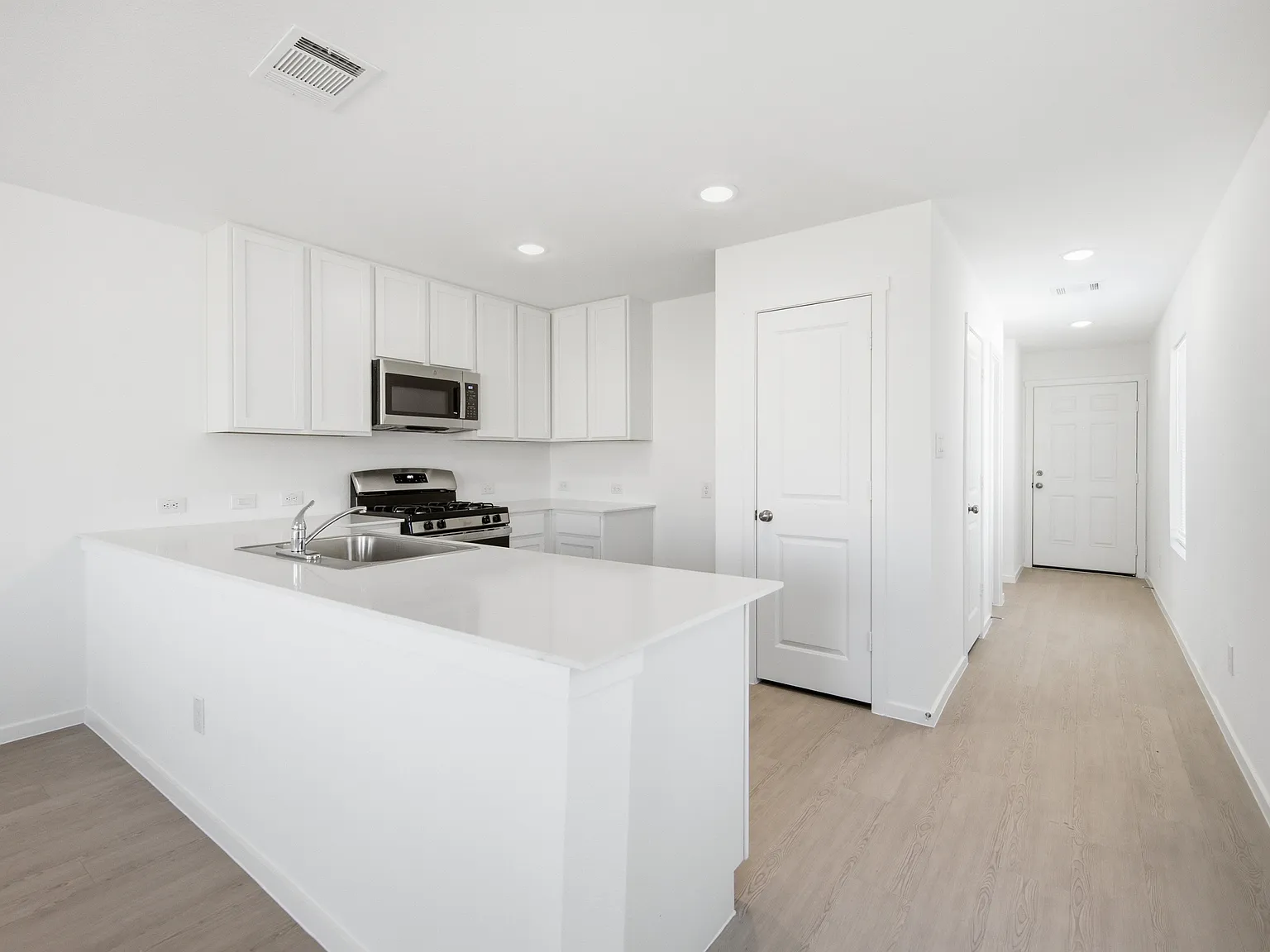 3 bed, 1189 sqft, $1,500 — Photo 3