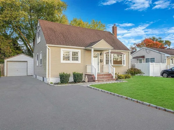 23 Saint Joseph Avenue, Lake Ronkonkoma, NY 11779