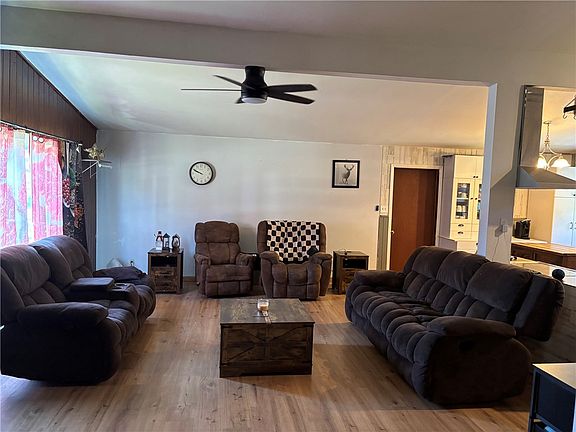 5th image of 1006 Berry St