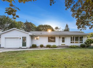 1126 Dick Ave NW, Grand Rapids, MI 49504
