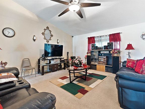 3rd image of 2420 Penton Ct