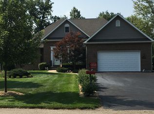 15520 Crystal Acres Dr, Sandwich, IL 60548