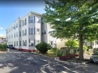 28 Blossom St #1, Worcester, MA 01609