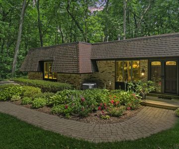 7241 S Green Hills Dr, Saline, MI, 48176