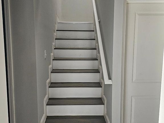 3rd image of 2125 W Kentucky St