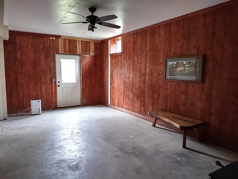 3922 Emrick Ln — Photo 38