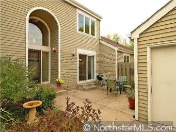 1st image of 1176 Saint Clair Ave