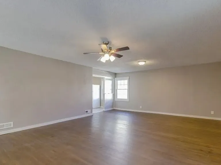 2656 E Grail St — Photo 3