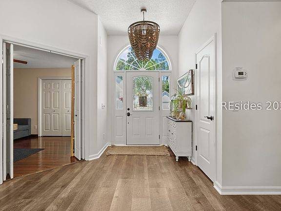 5th image of 17 Pipers Pond Rd