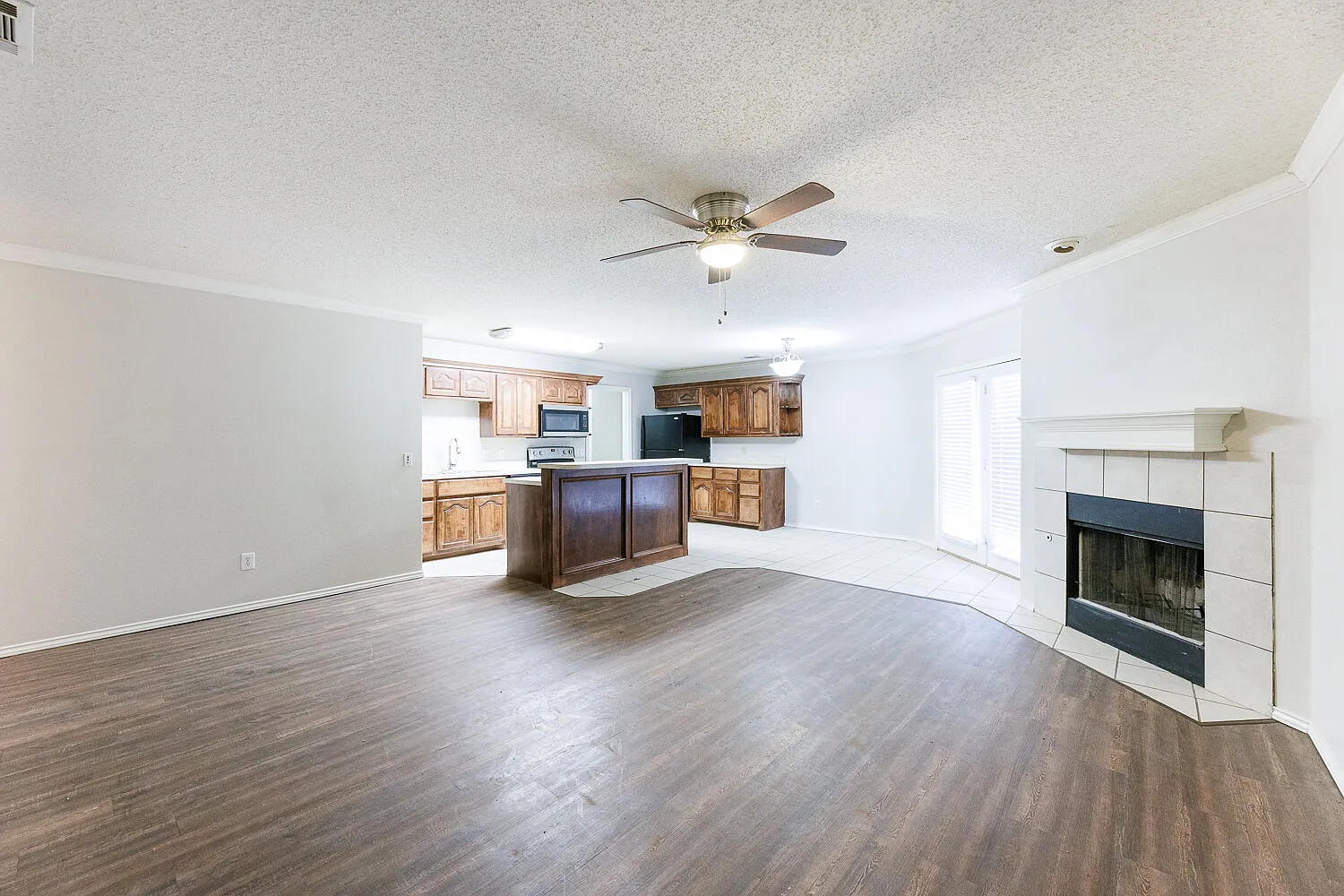 4 bed, 2.5 bath, 1500 sqft, $1,400 — Photo 4