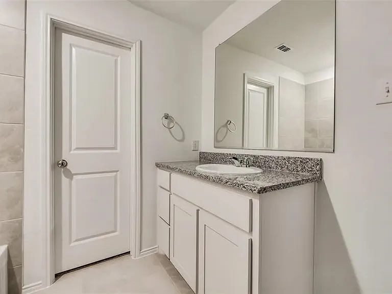9724 Skyhawk Ave — Photo 7