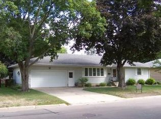 313 Lloyd Pl, Albert Lea, MN 56007