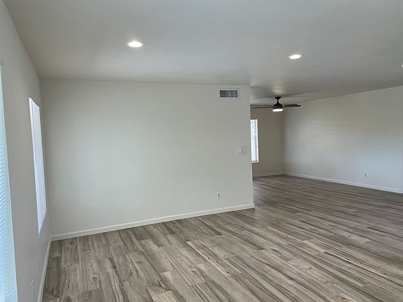 4th image of 5123 W Larkspur Dr