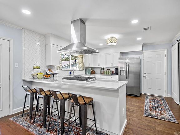 4th image of 7 Laffite Cir