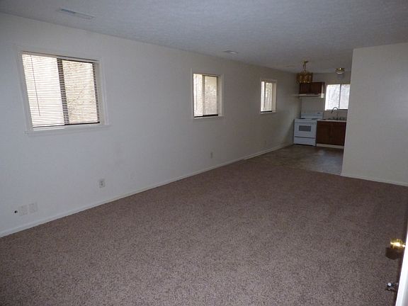 2nd image of 84 Edgeway Dr APT 3