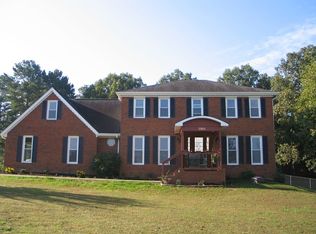 1382 Green Turf Dr, Snellville, GA
