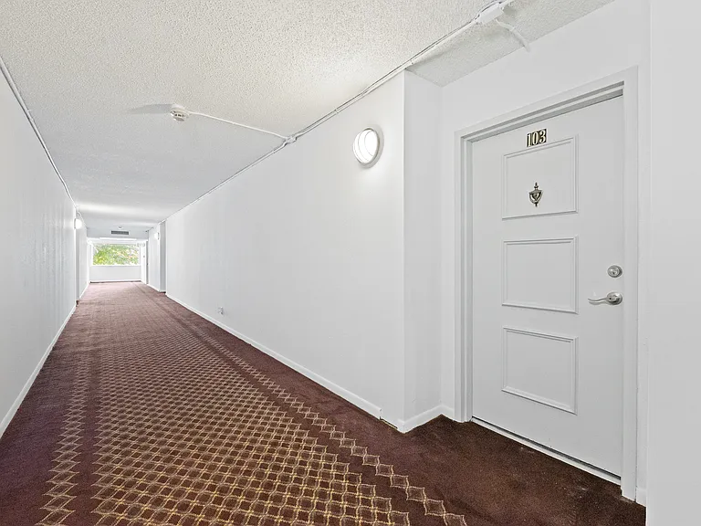 140 Lakeview Dr #103 — Photo 3