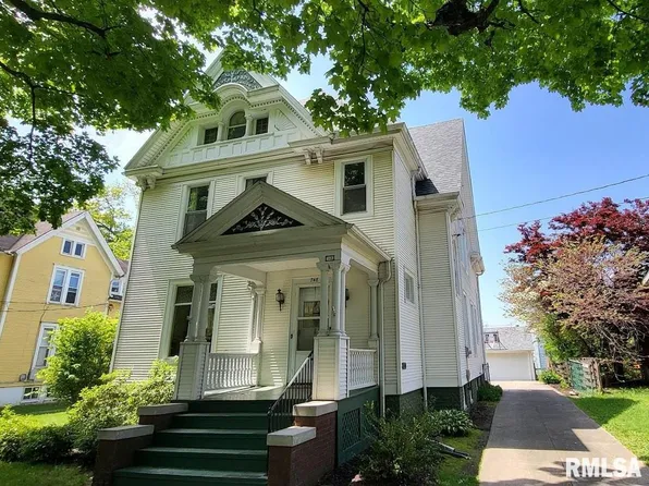 748 Bateman St, Galesburg, IL 61401