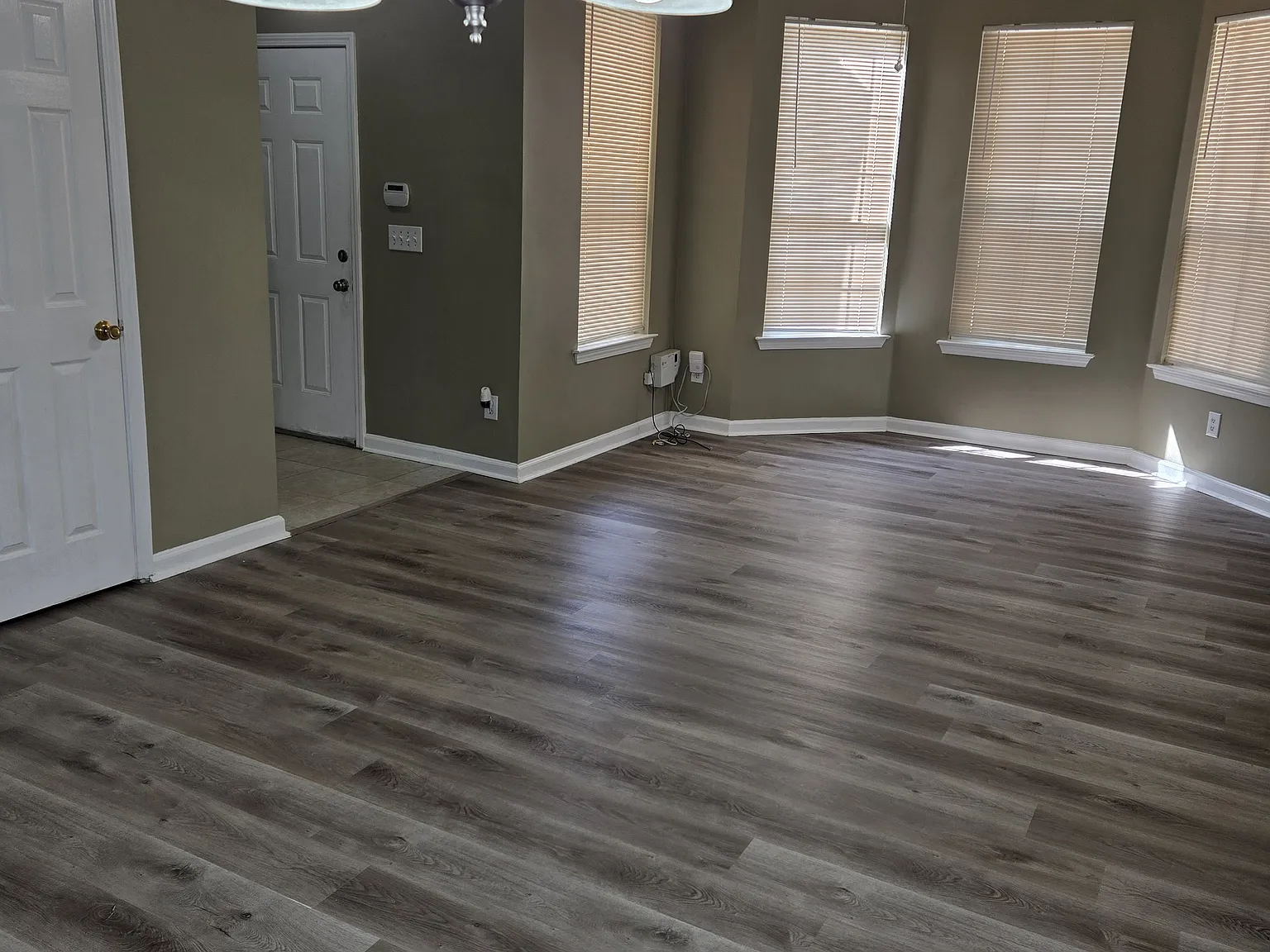 3 bed, 2.5 bath, 1500 sqft, $1,800 — Photo 4