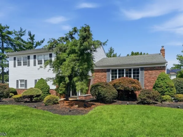 21 Tuscan Pl, East Hanover Twp., NJ 07936