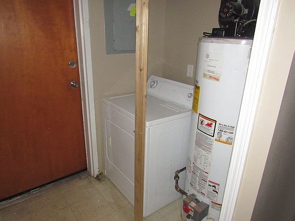 4th image of 1409 S Kedvale Ave #1